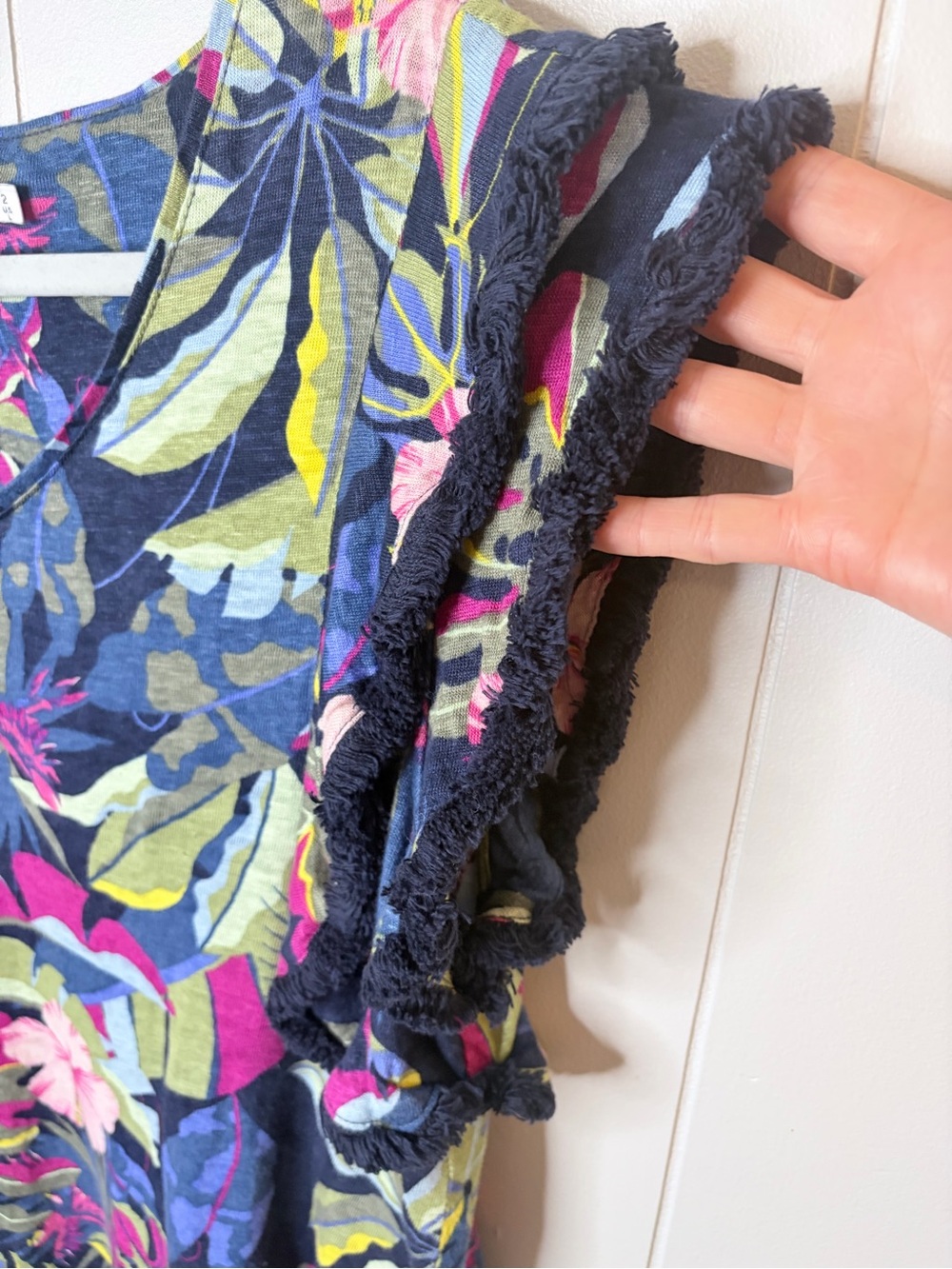 Chico's Navy Tropical Floral Ruffle Sleeve Blouse Fringe Trim Large / 2 - Picture 3 of 10